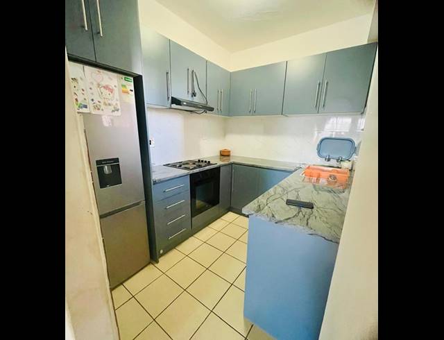 2 BEDROOM APARTMENT FOR SALE IN GLENWOOD